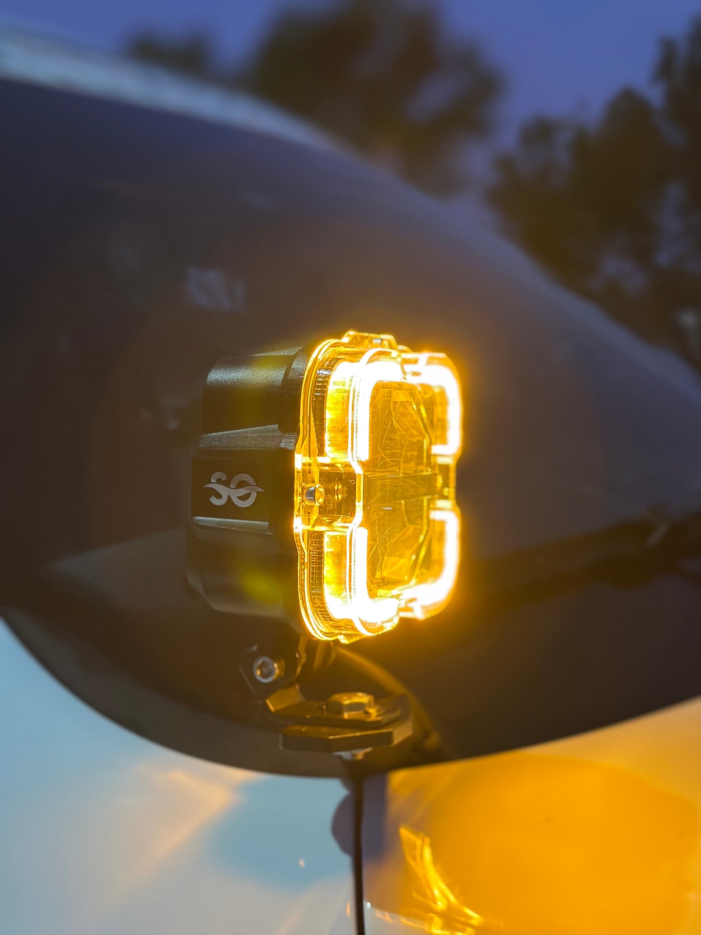 Side view of halo on pod light