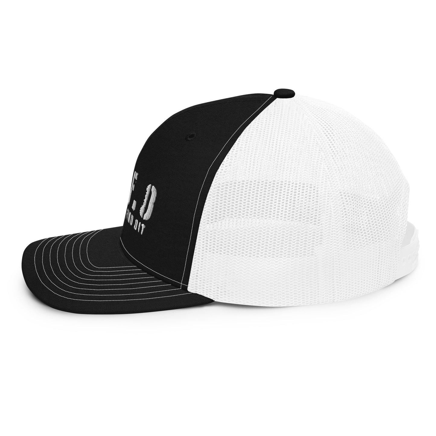 a black and white hat with the word o on it
