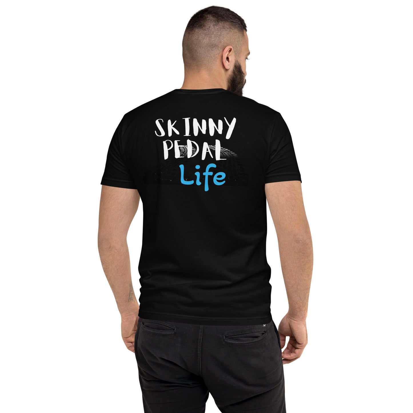 a man wearing a black shirt that says skinnyy peda life