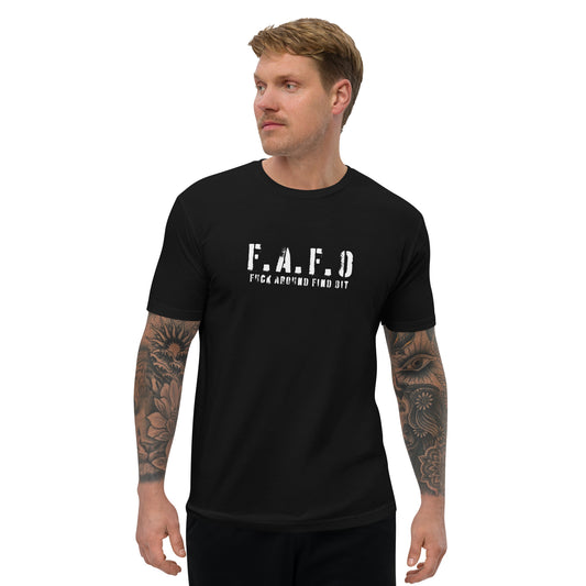 a man wearing a black t - shirt with the word faf d on it