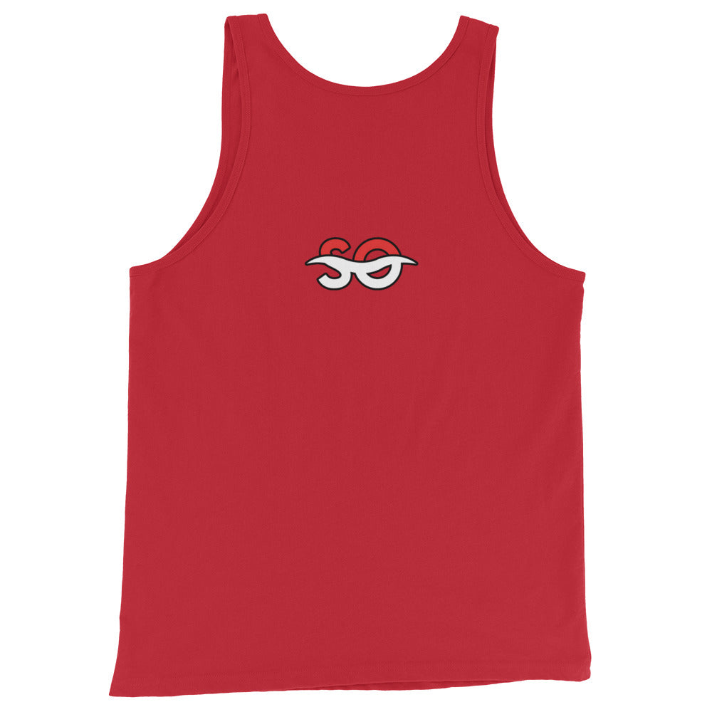 a red tank top with the letter g on it